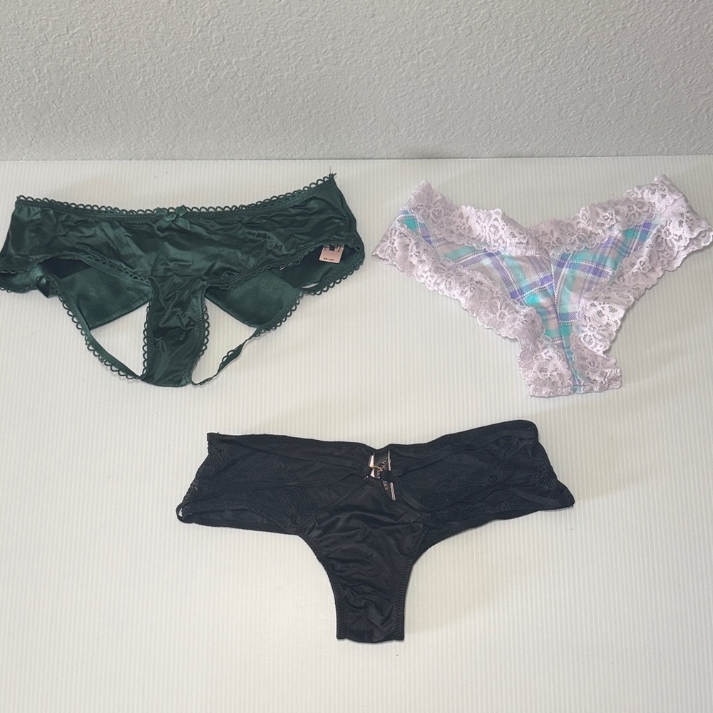 VS Cheeky Panty Bundle XS